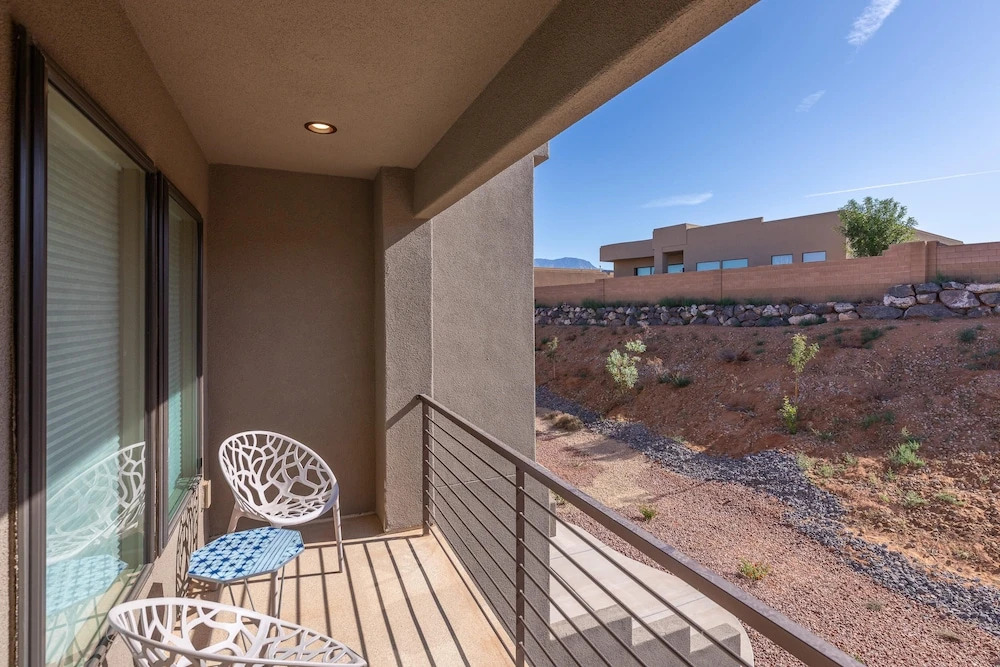 Cliffside Retreat