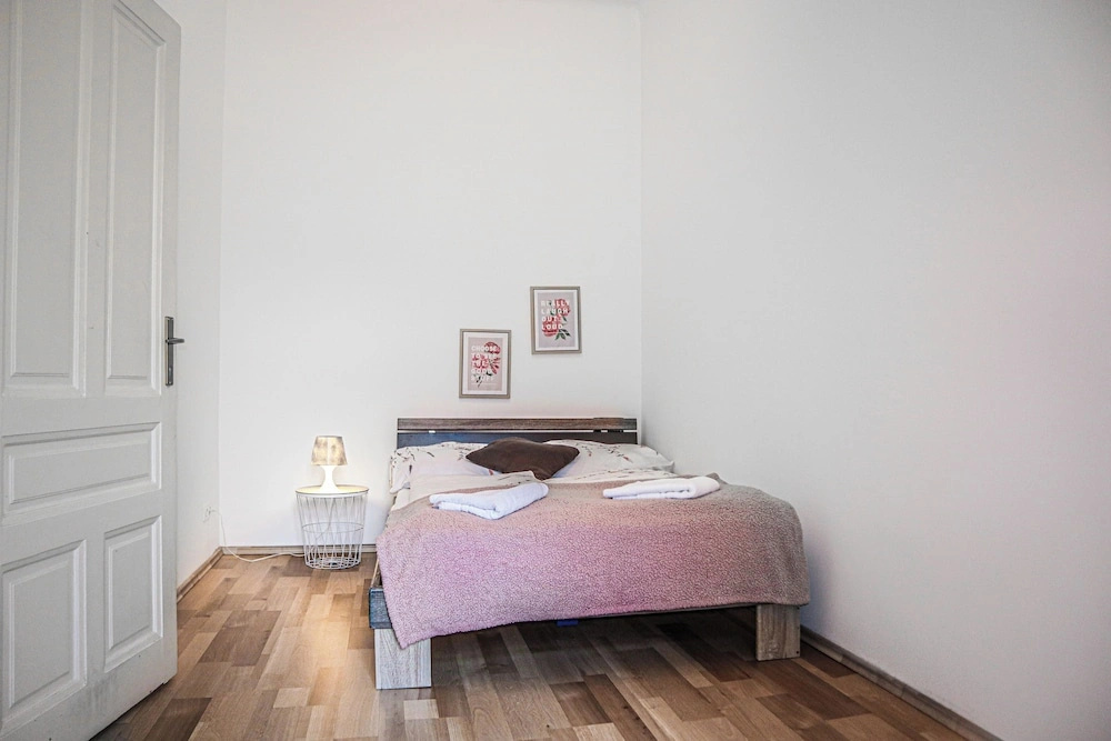 Beautiful 2BR Apt Perfect for Long Stays