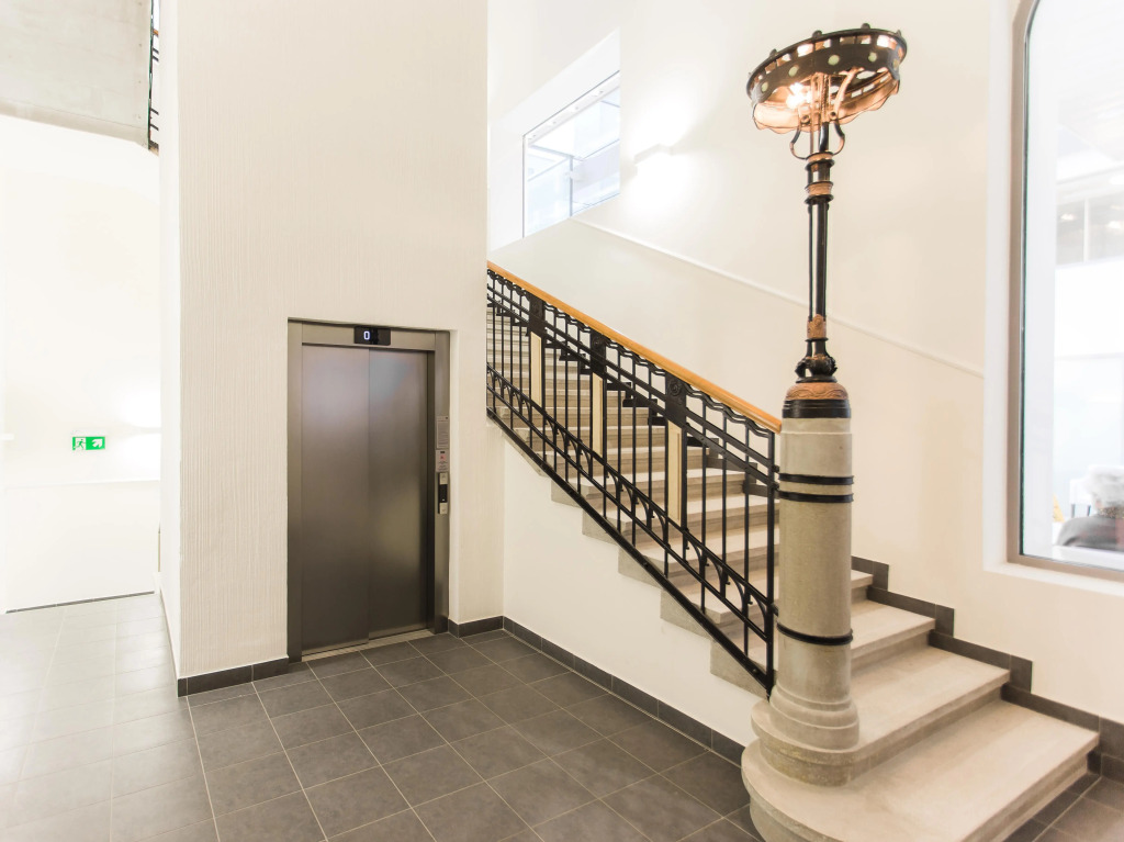 12 Revay Hotel