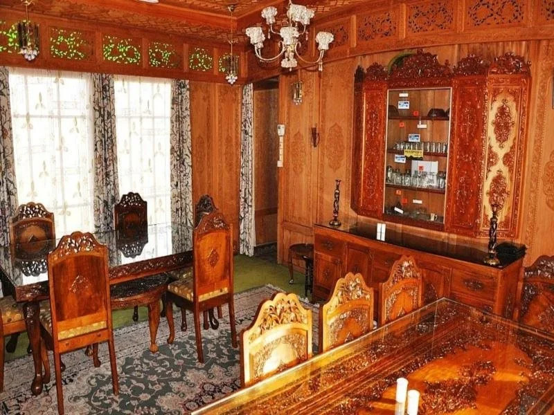 Kashmir Palace Group Of Houseboats