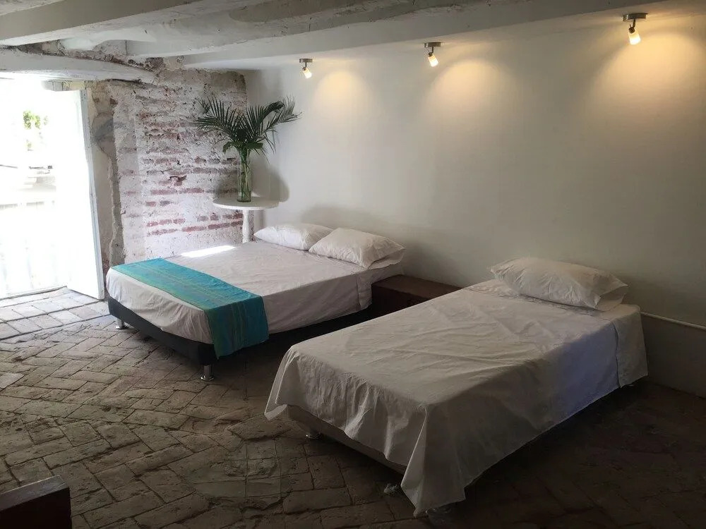 Be Lounge Hostel