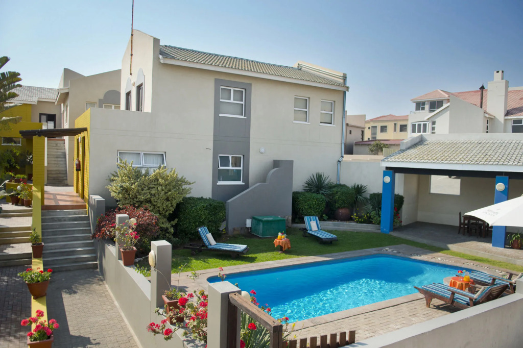 Long Beach Lodge