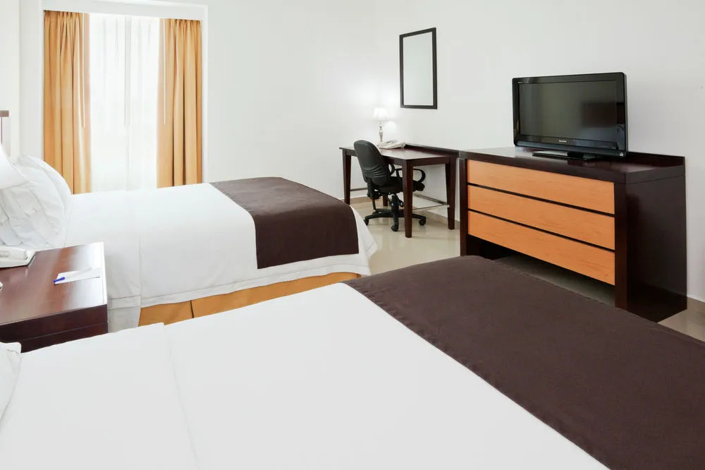 Holiday Inn Express Paraiso Dos Bocas