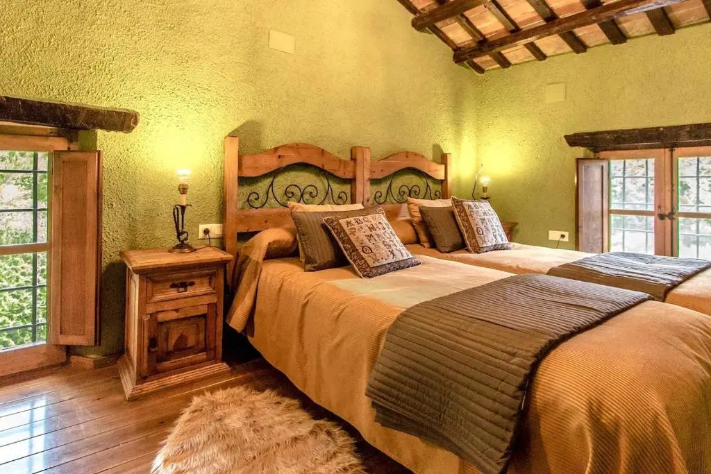 Catalunya Casas Stunning Costa Brava mountain retreat and 30kms away from the beach