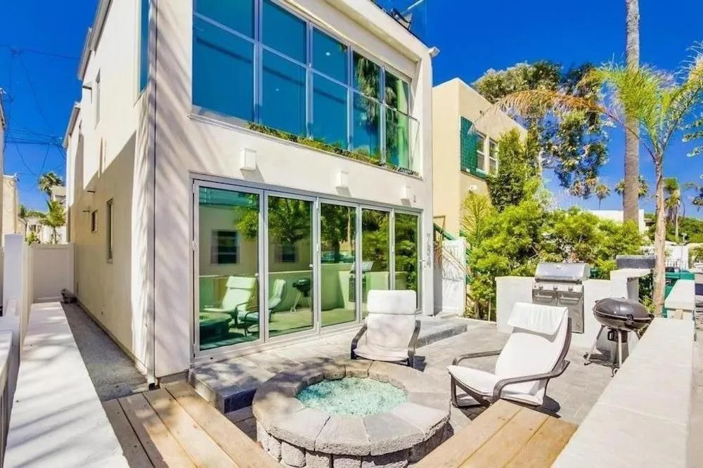 Newest House On The Court Leed Platinum Certified, Great for Groups and Families