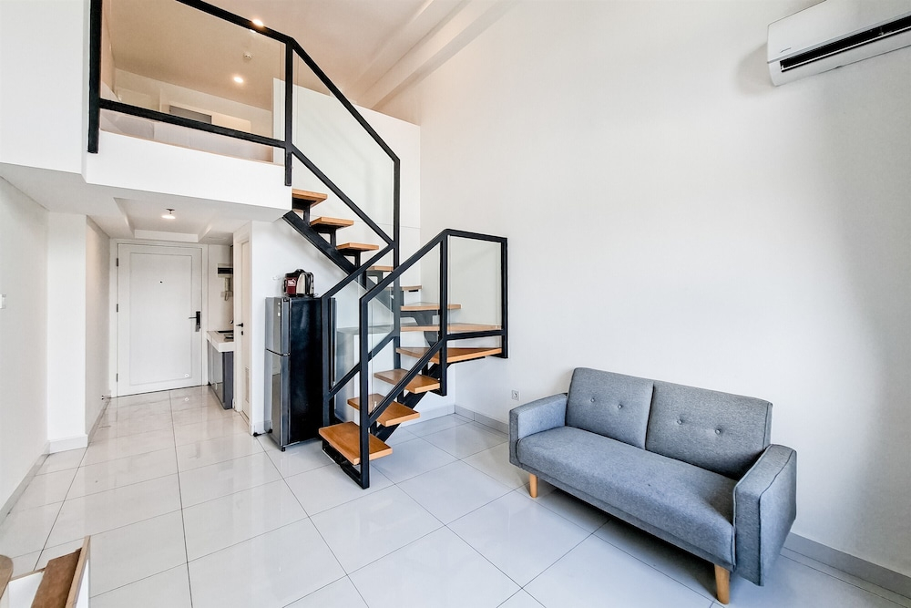 Cozy White Loft Studio At Kingland Avenue Apartment