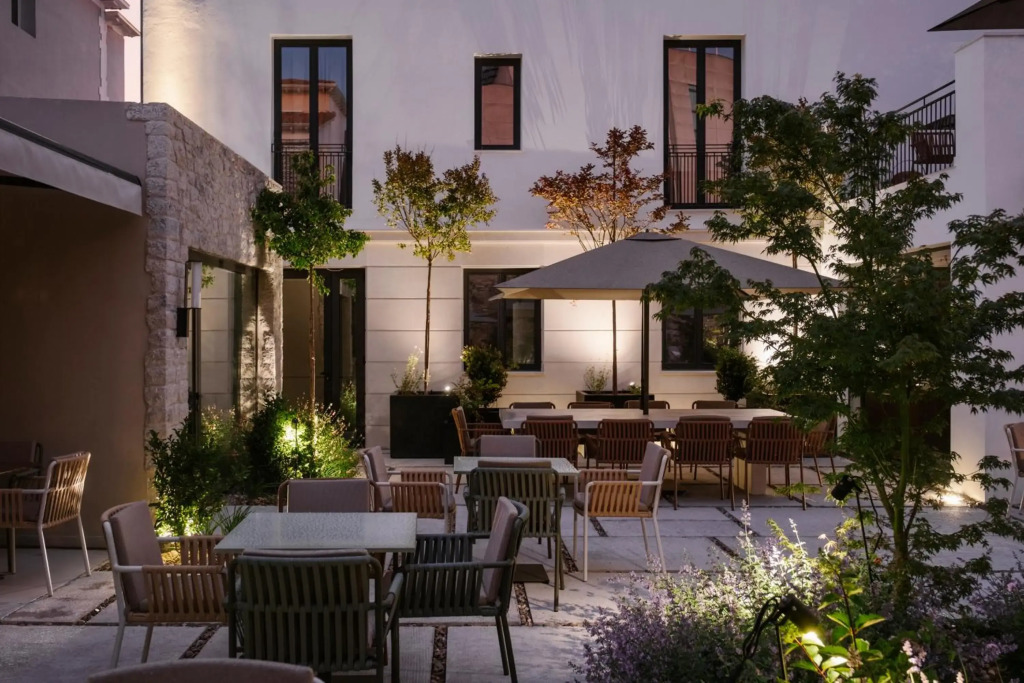 Hotel Rhin Garden