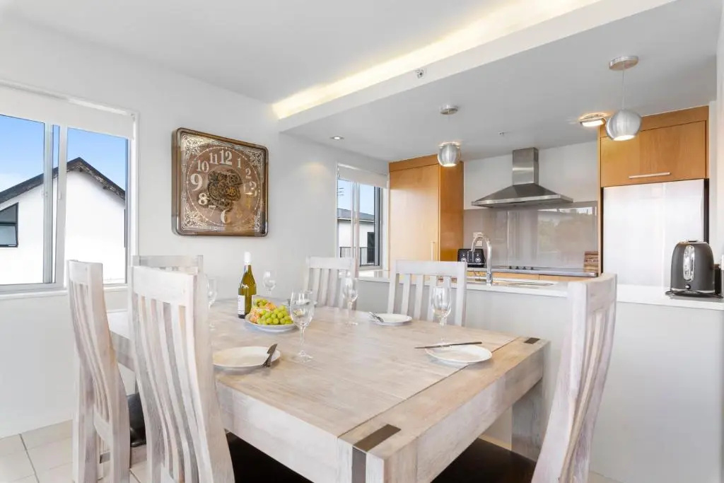 The Lake Life - Taupo Central Holiday Apartment