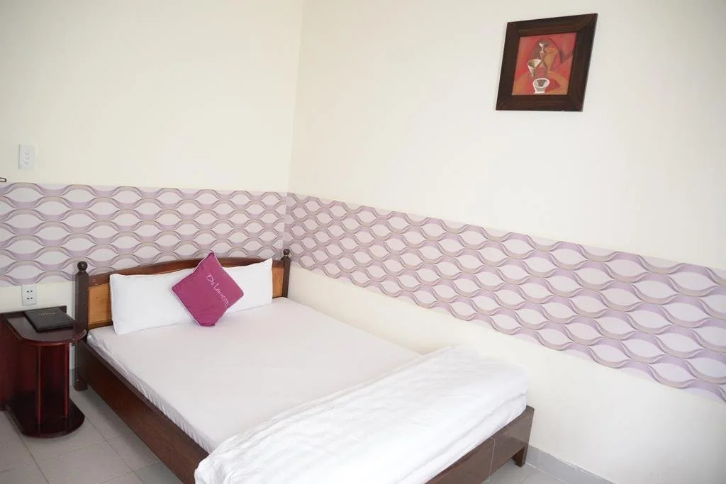 DẠ LAN HOTEL