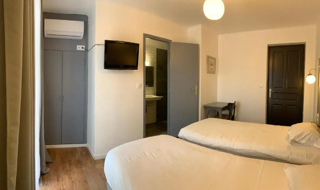 Hôtel les Arbousiers