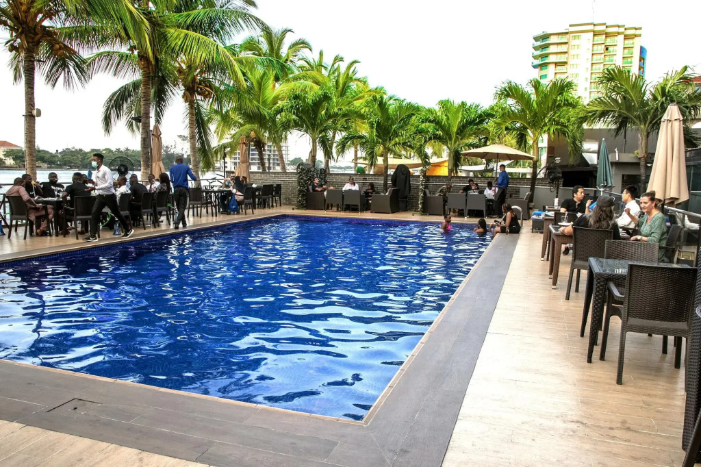 Maroko Bayshore Suites