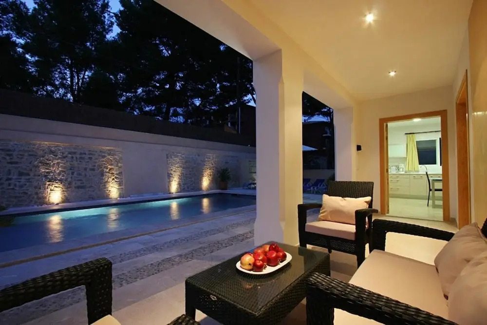 Villa - 4 Bedrooms with Pool and WiFi - 103196