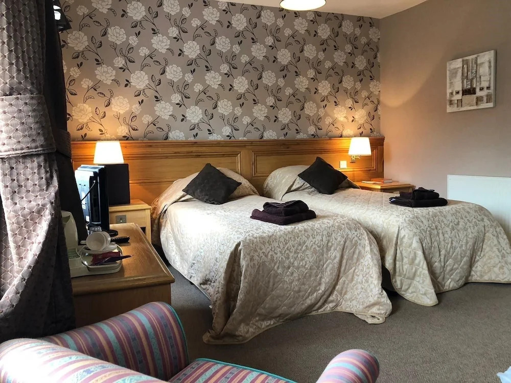Greyhound Hotel