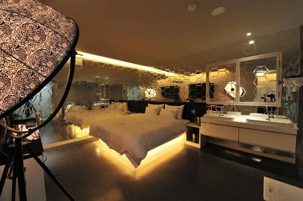 Ytt Hotel