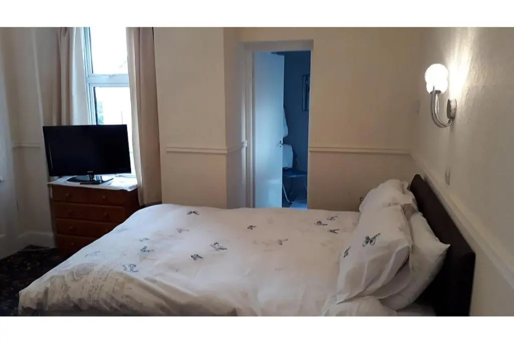 OYO Cedar Villa Guest House
