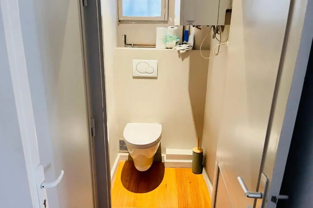 Nice furnished apartment with inner courtyard near the city center