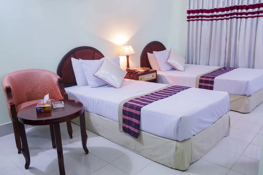 Meridian Hotel & Restaurant