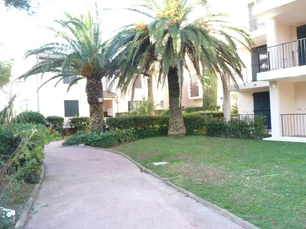 Appartement Six-Fours-les-Plages, 3 pièces, 6 personnes - FR-1-316-122