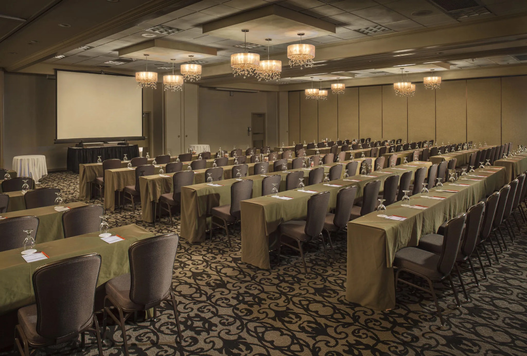 Crowne Plaza Phoenix Airport - PHX by IHG