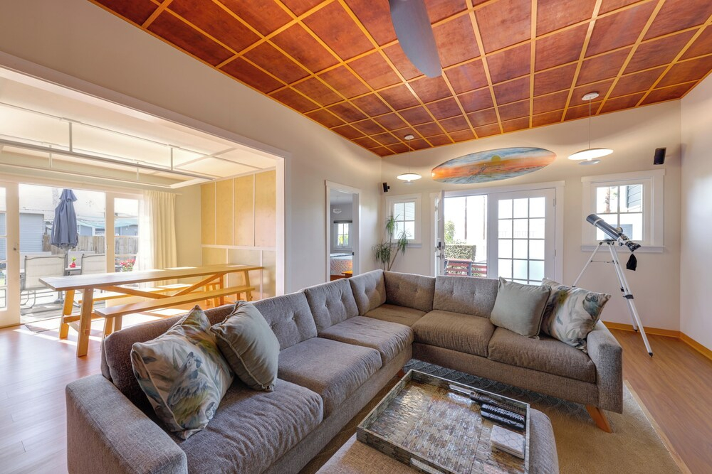 4 Blocks to Beach! Pet-friendly Haven in San Diego