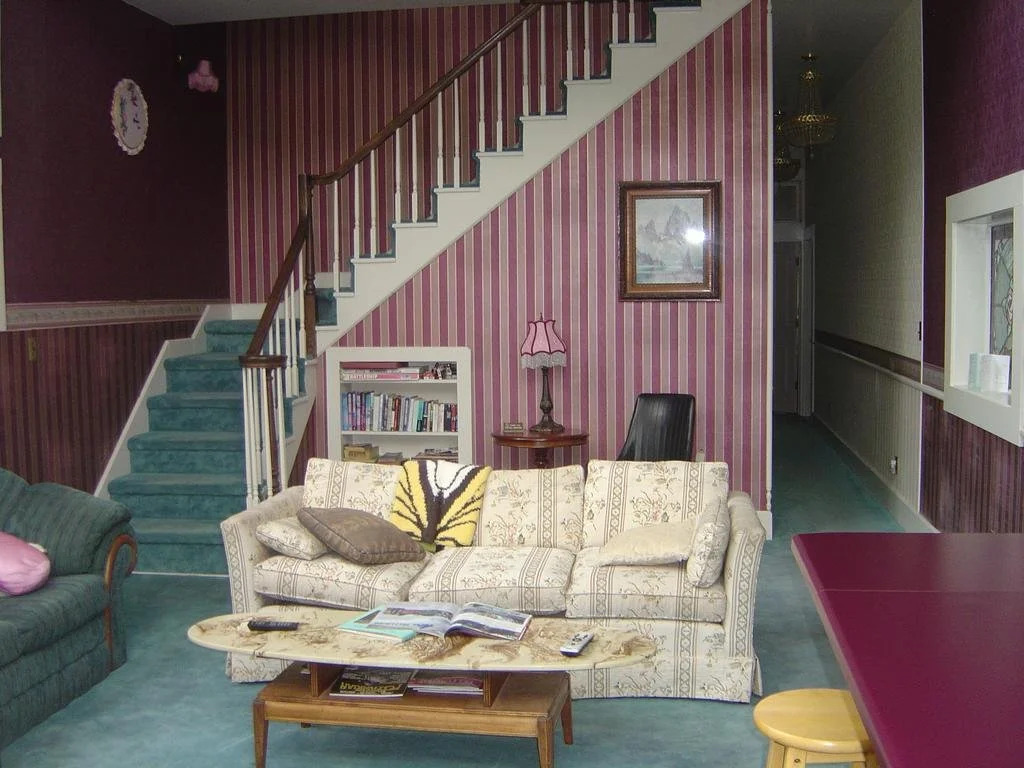 The Mine Shaft Inn Hotel & Hostel