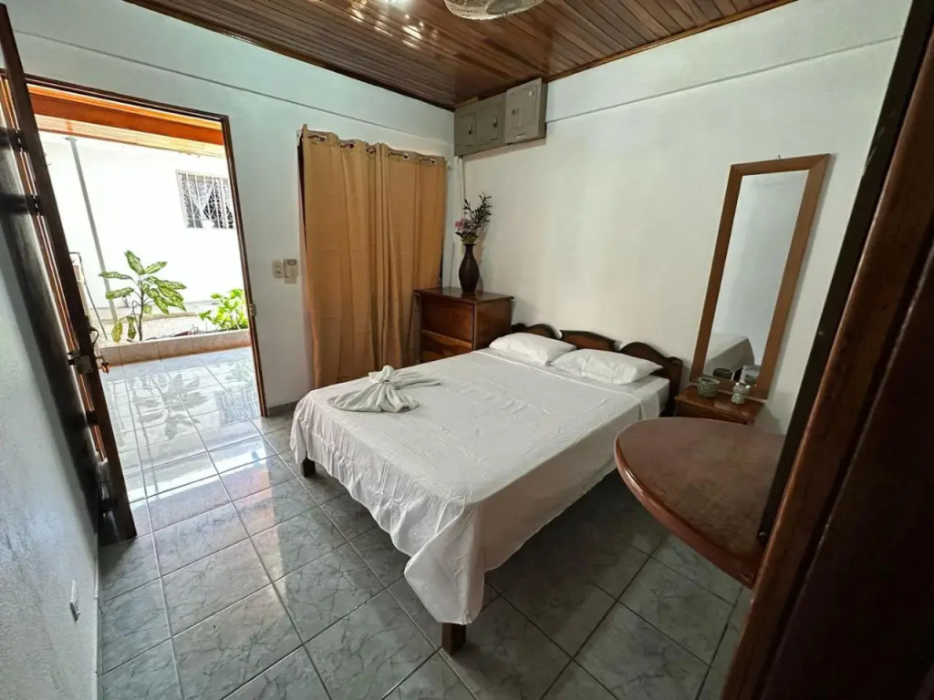 Cocobolo Guest House