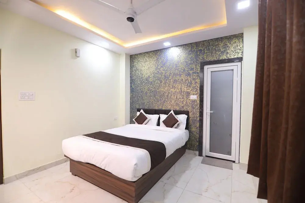 Shree Krishna Inn