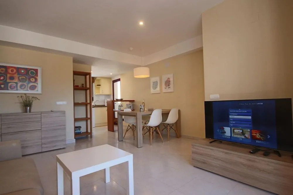 Exclusive & Cosy Frontline - Amazing Sea Views