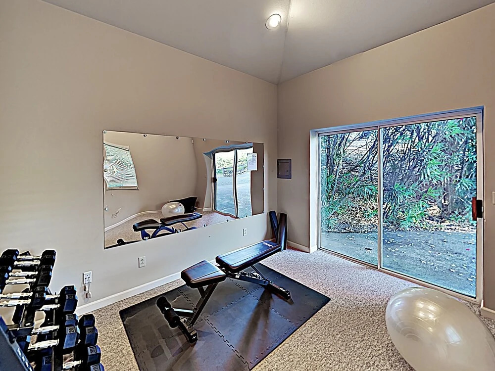 Spacious 6br Vineyard  - Pool & Valley Views 6 Bedroom Home