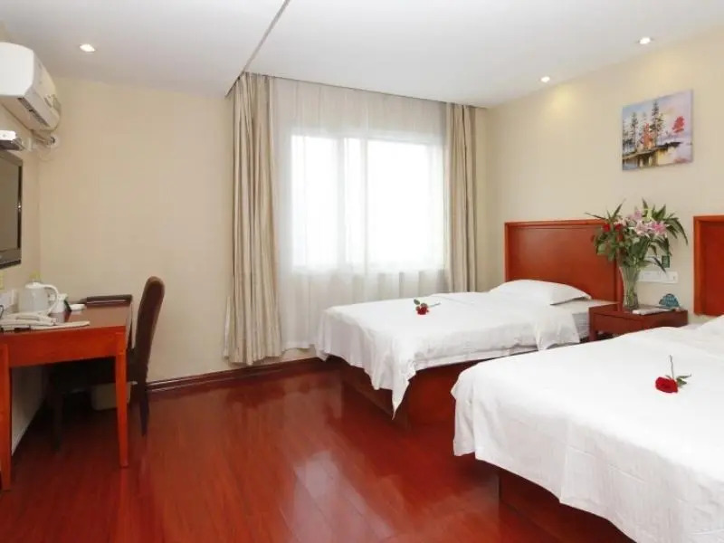 GreenTree Inn Rizhao West Station Suning Plaza