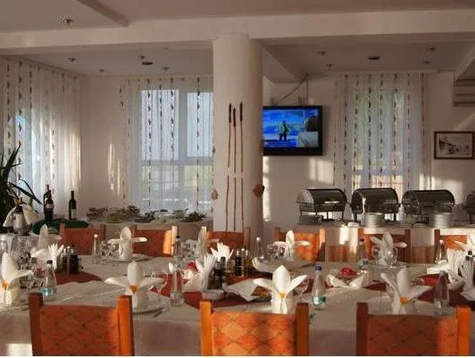 Hotel Sunrise si Satul Pescaresc