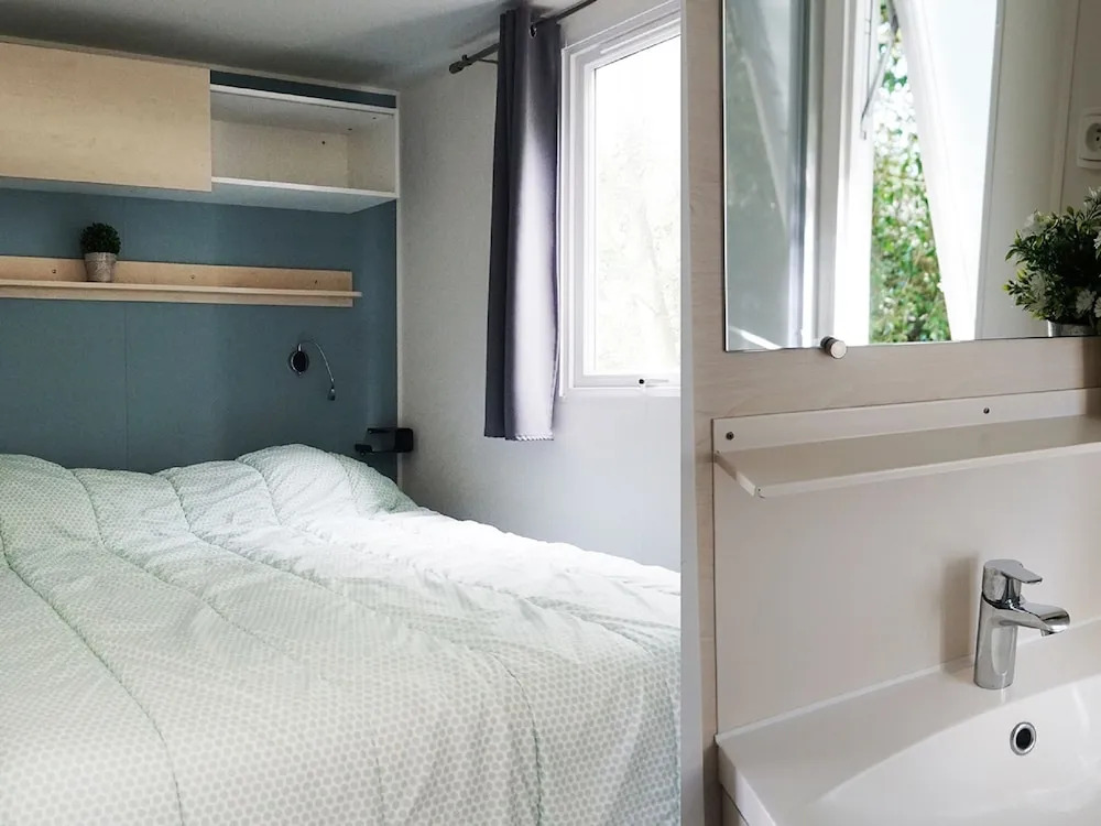 Comfortable Mobile Home on a Fishing Lake in Normandy