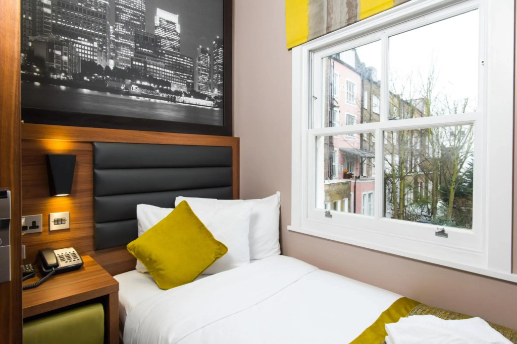 London Court Hotel