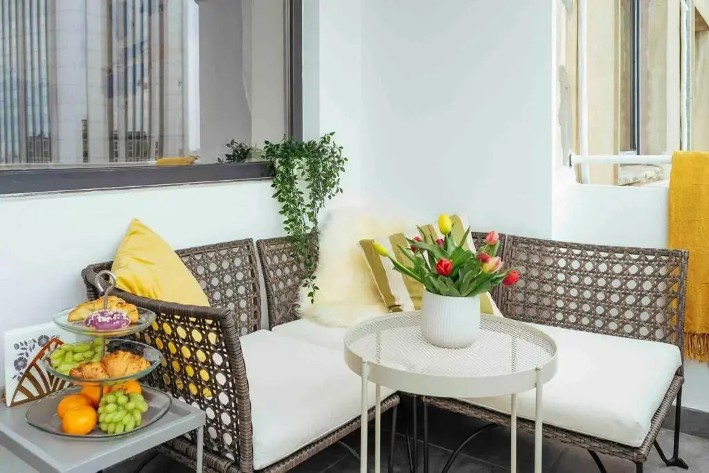 Bright 2BR Flat - Top Location - Green Views