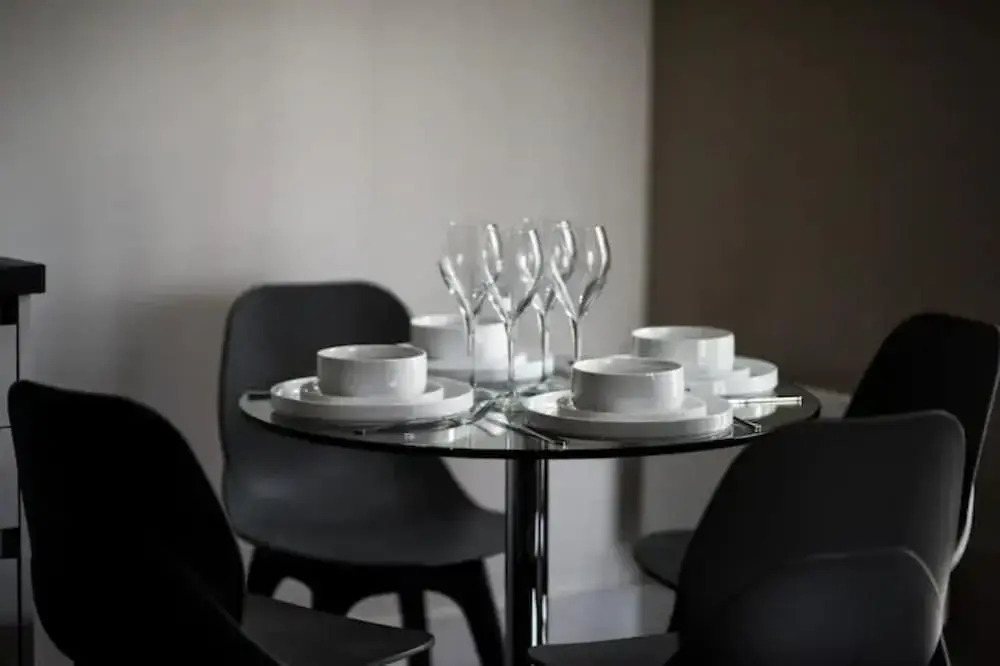 OnPoint -Spacious 2 Bedroom Apt With Parking/Balcony