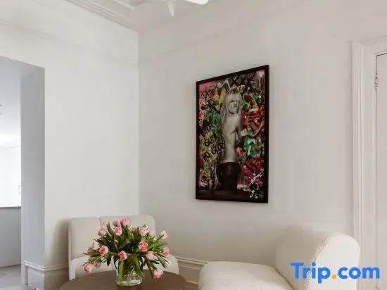 Luxury 5-Bedroom town house in Brook Green, Centra