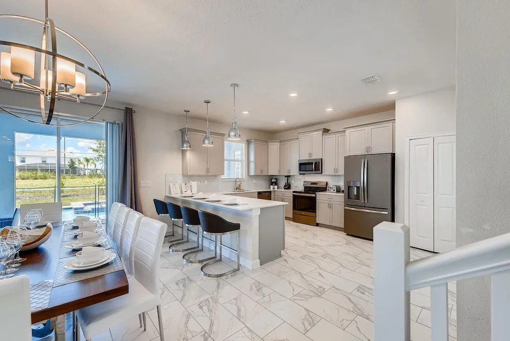 1596 MC - Enchanted 6BR Villa: Pool Magic for 14
