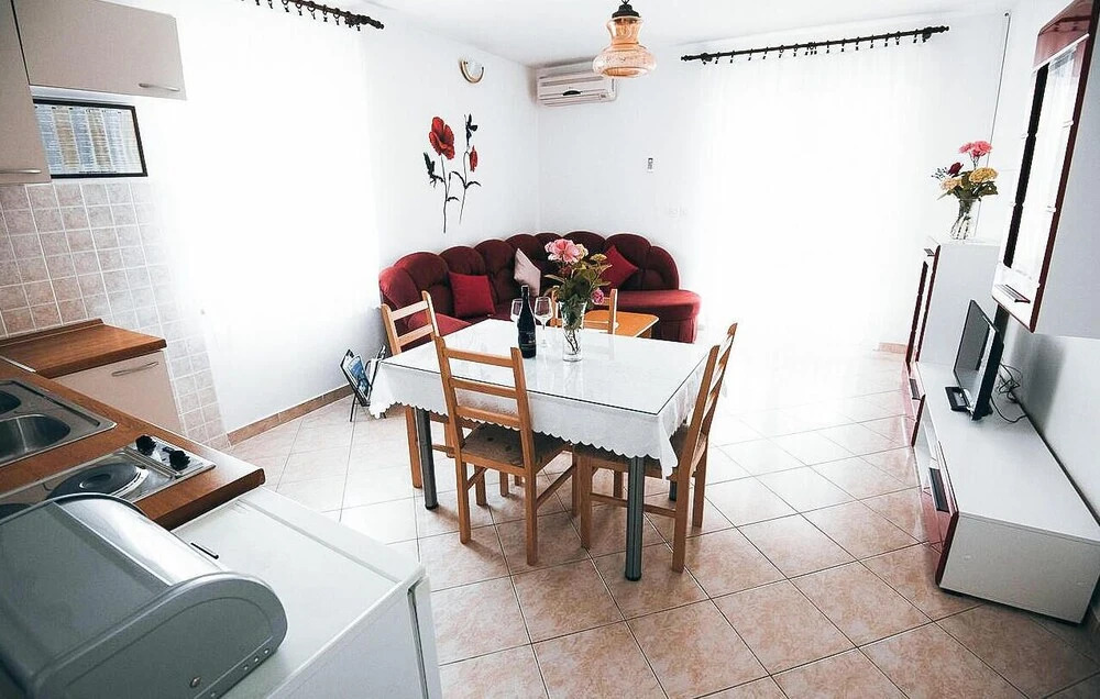 Nice Home in Vodice With Wifi and 3 Bedrooms