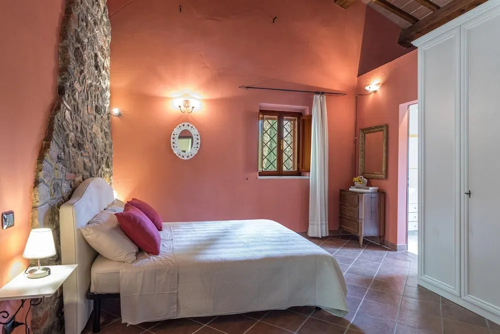 PODERE MONTIONI 6&2, Emma Villas
