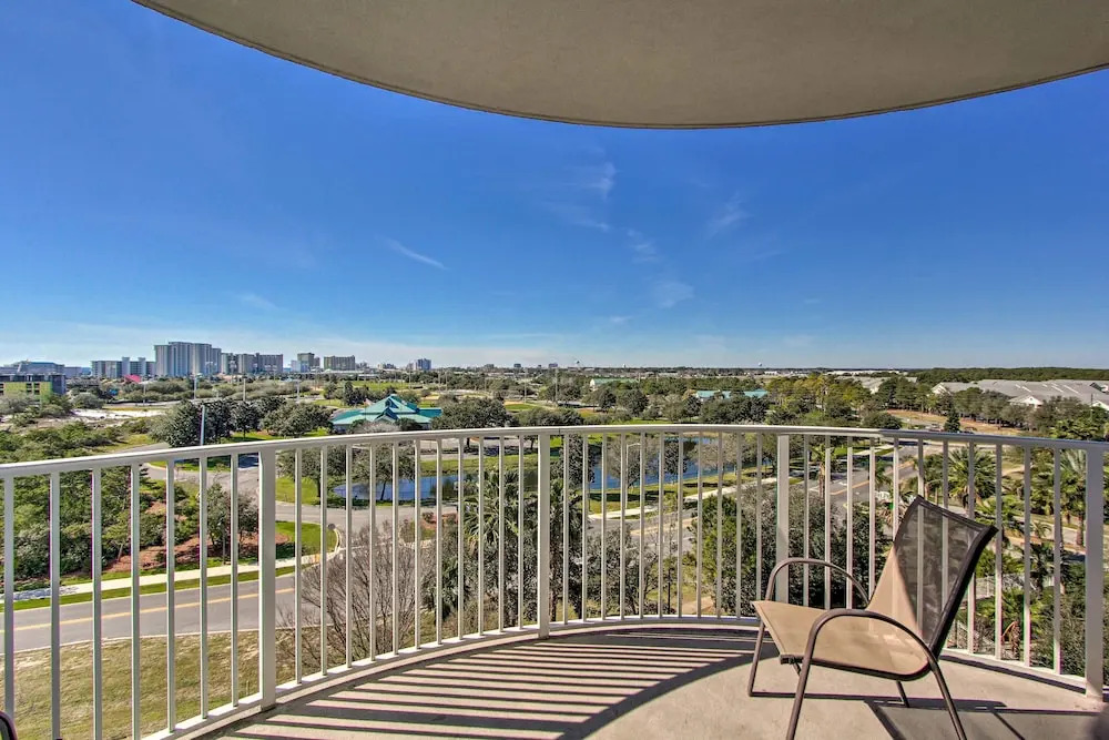 Destin Resort W/ Pool Deck & Beach Shuttle! 2 Bedroom Condo