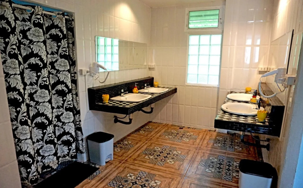 Sea Turtle Hostel - Adults Only