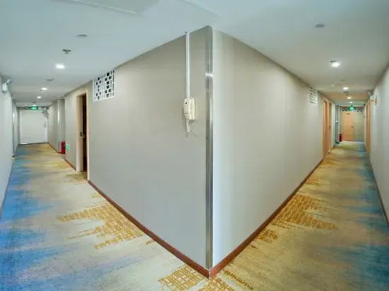 Yike qingshe Hotel (Shanghai Chest Hospital Hongqiao Road Subway Station Branch)