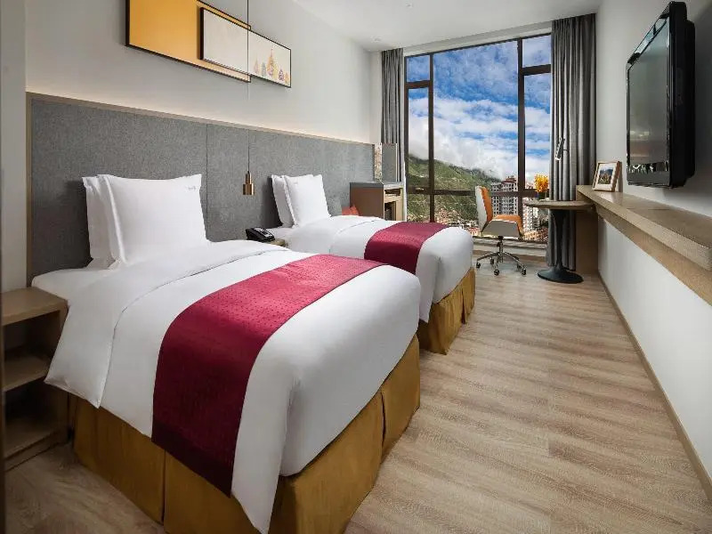 Holiday Inn Batang