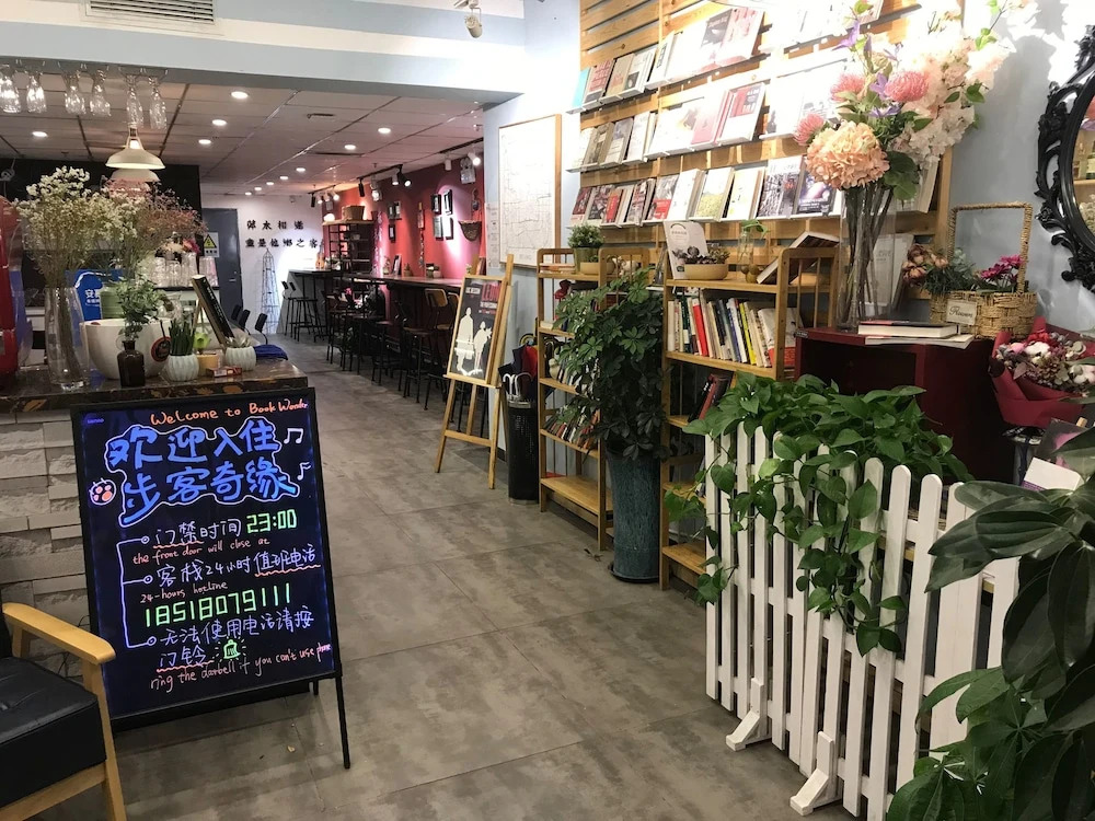 BookWonder Hostel