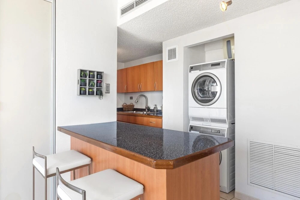 Las Brisas Flat 1 Bedroom Apartment Located Steps From Trendy Restaurants Bars