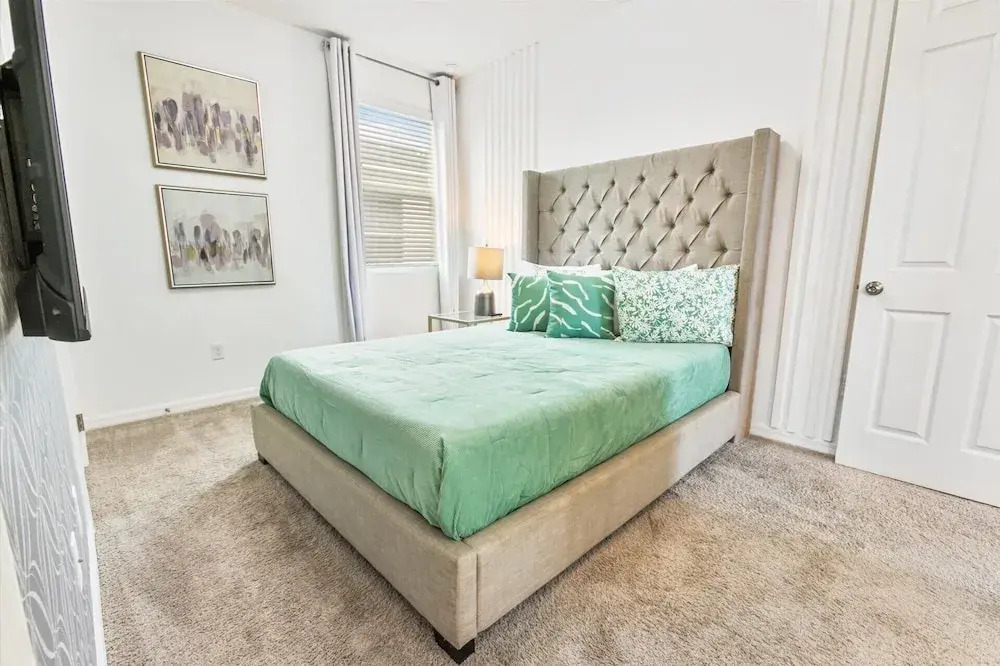 Spacious 6-bedroom Home With Private Pool & Spa in Solara Resort Just 7 Miles to Disney!