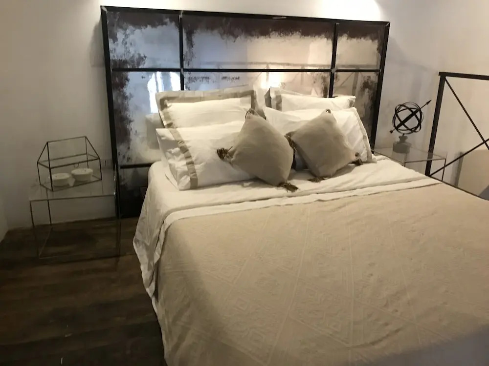 Apollo Studio Apartment