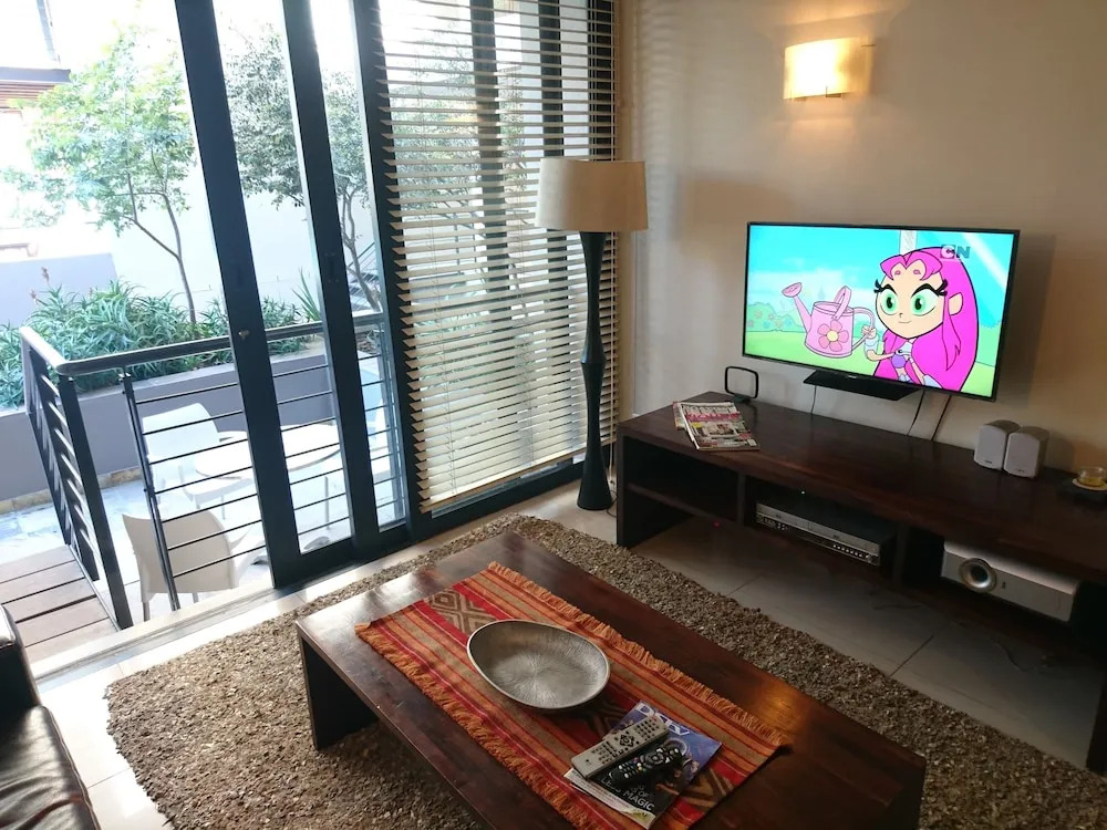 Adderley Terrace J10 by CTHA