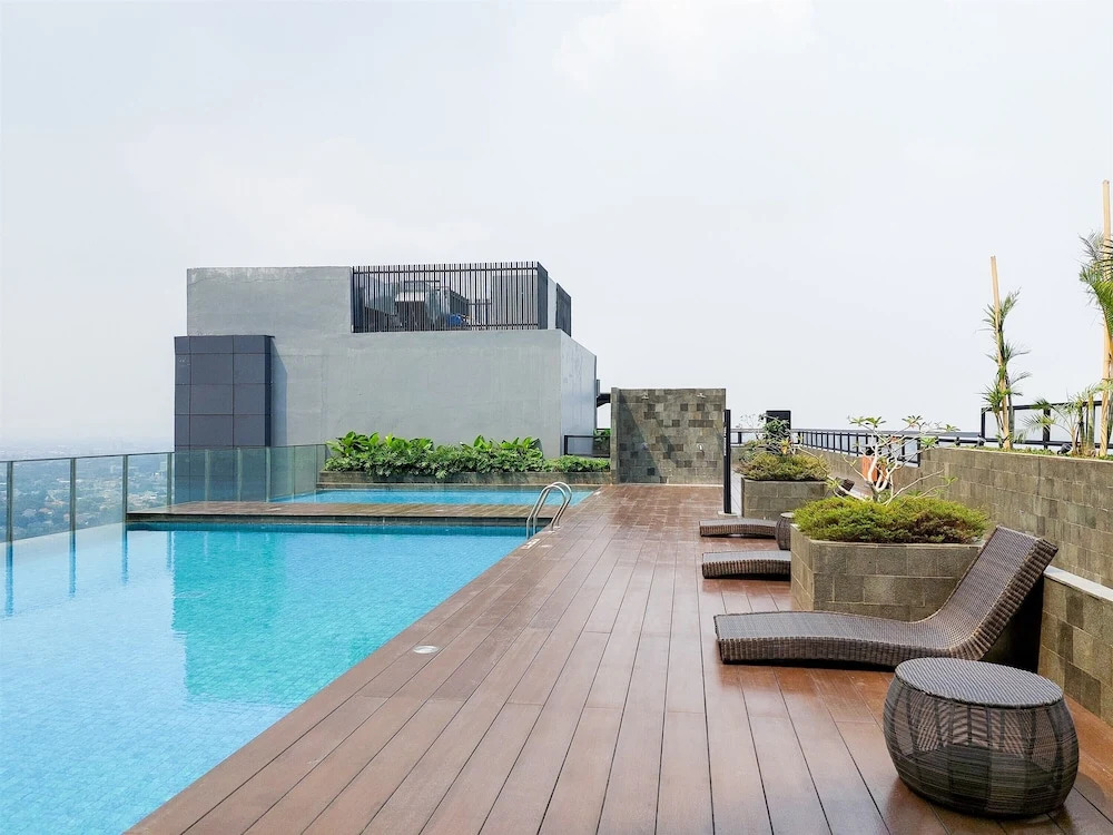Comfortable 1Br Without Living Room At Apartment Bintaro Embarcadero