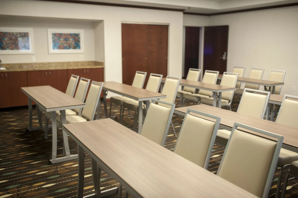 Holiday Inn Express & Suites Cincinnati Riverfront by IHG